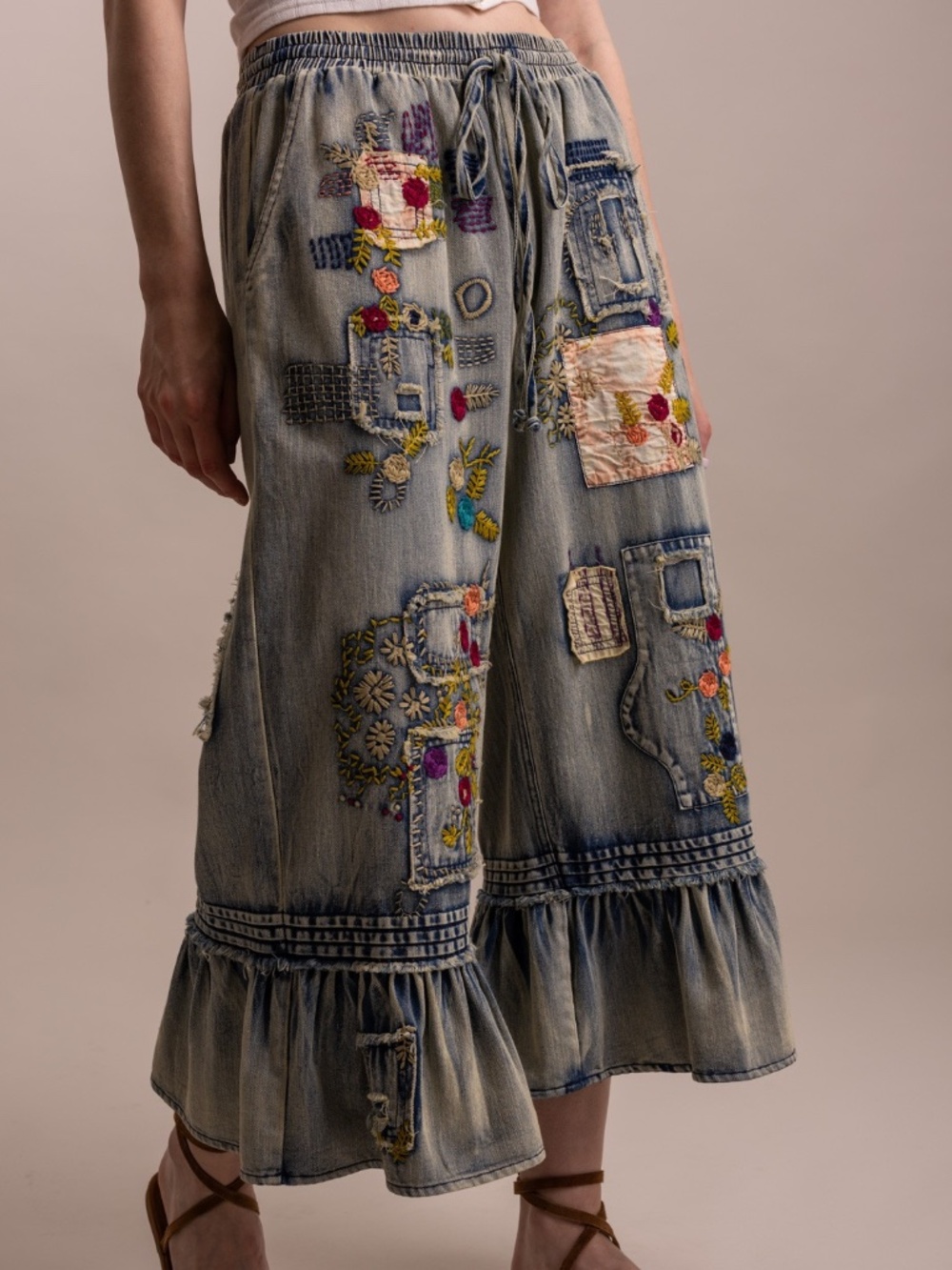 Bluevelvet Mineral Wash Stretch Waist Embroidered Ruffle Hem Cropped Denim pants - Picture 6 of 9